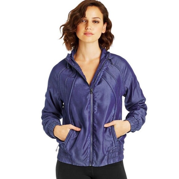 Lorna Jane Denim Chambray Jacket - Picture 2 of 8